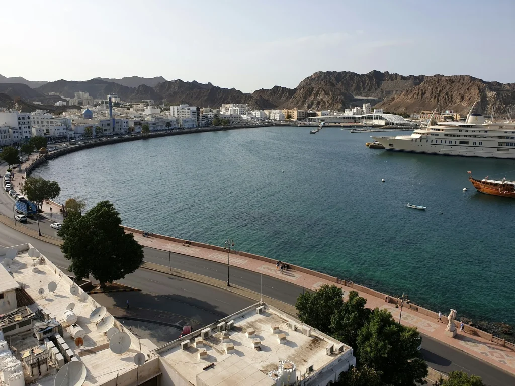 sultanate of oman visa for UAE residents